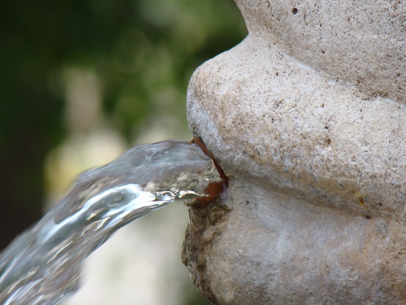 Millau, Au coeur du Parc Naturel Régional des Grands Causses - fontaine à eau