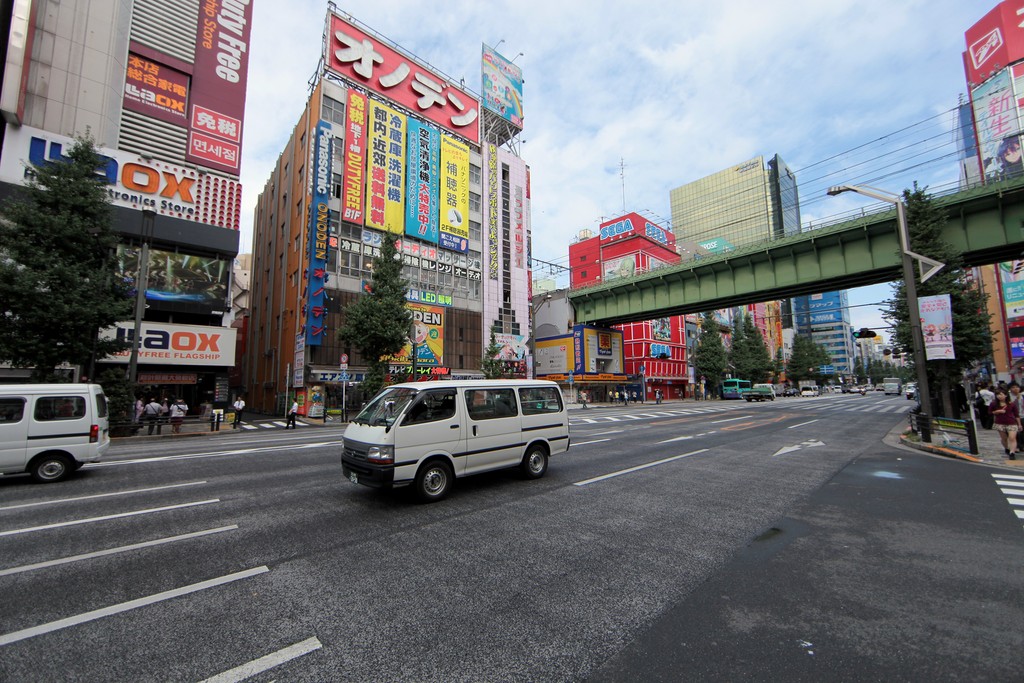Tokyo street race car banzai driving licence expat