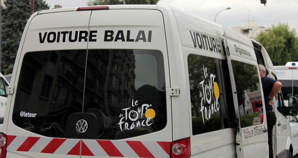 Voiture balai Cauchemar des coureurs Tour de France cycliste caravane de la Grande Boucle