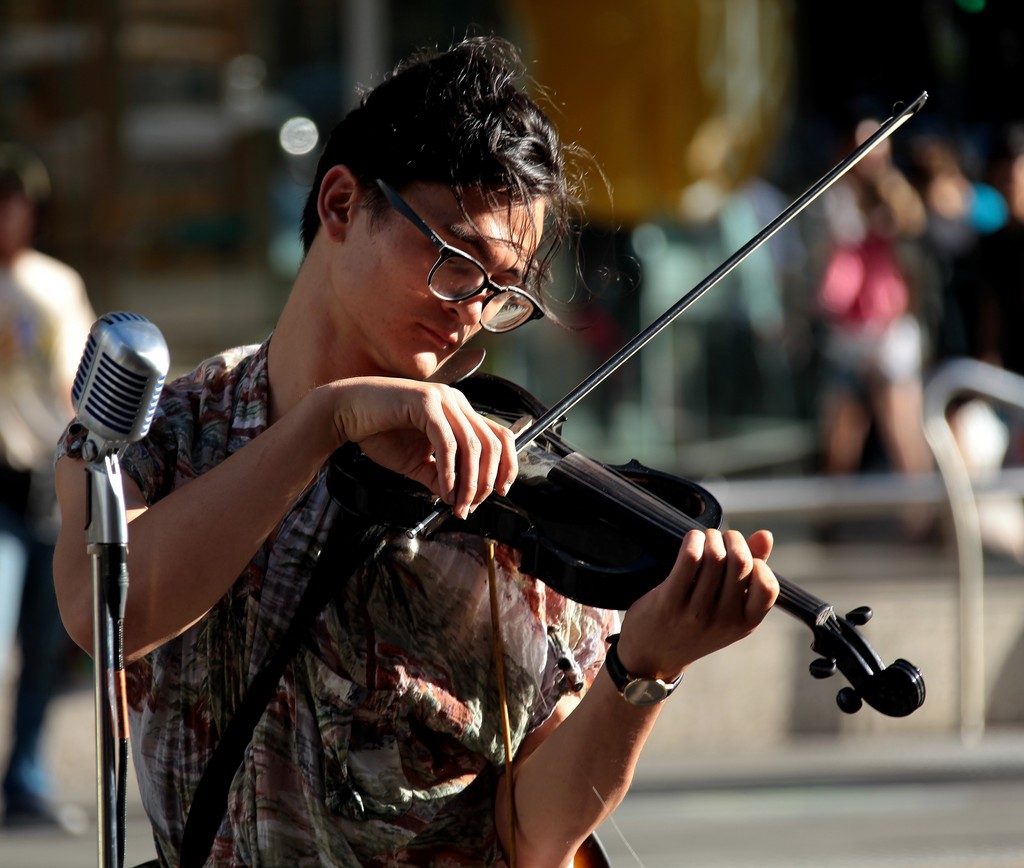 Street artist violon Melbourne Australia