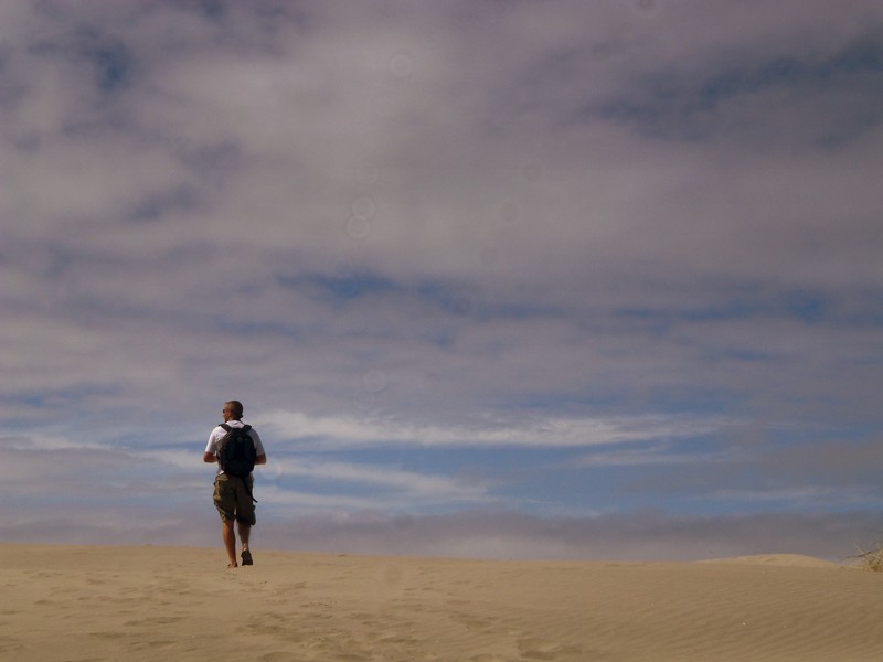 New Zealand Farewel spit south island walking in the sand photograph Richard internet site Image du monde