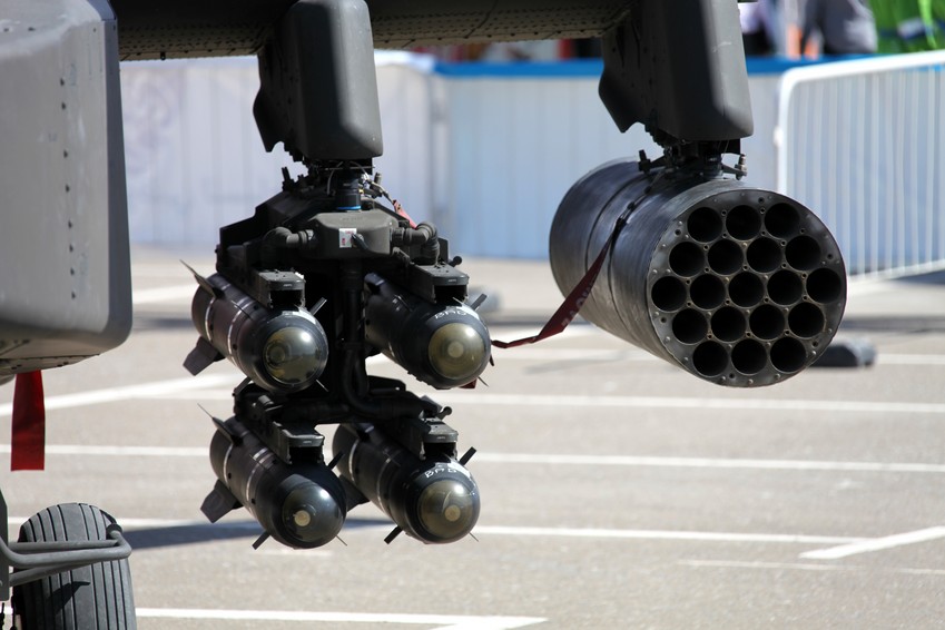 Armement hélicoptère apache lance missile pod electronique systeme d'arme weapon air strike system defense air combat