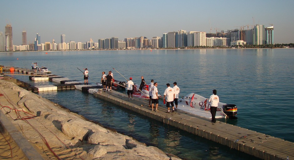 Abu Dhabi corniche Beach F1 powerboat racing World Championship