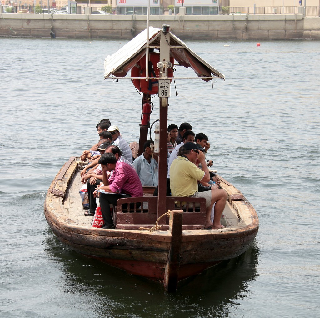 Abras Bateau traditionnel creek Dubai Emirats Arabes Unis