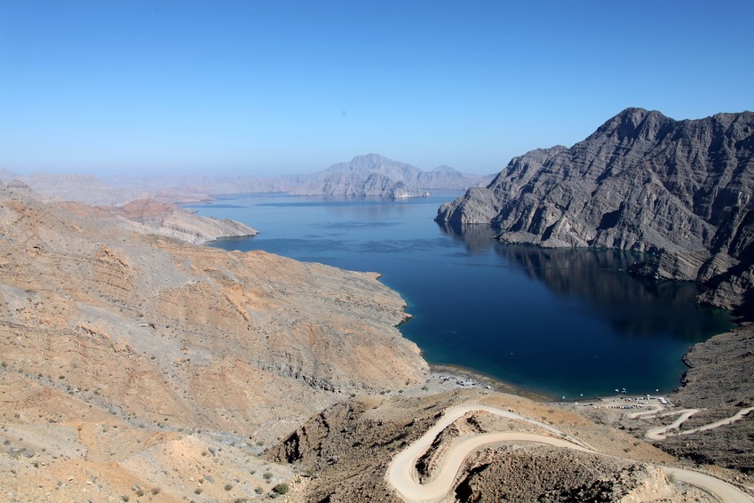 fjord Omanais péninsule de Musandam Oman montagne photographie engloutie par la mer