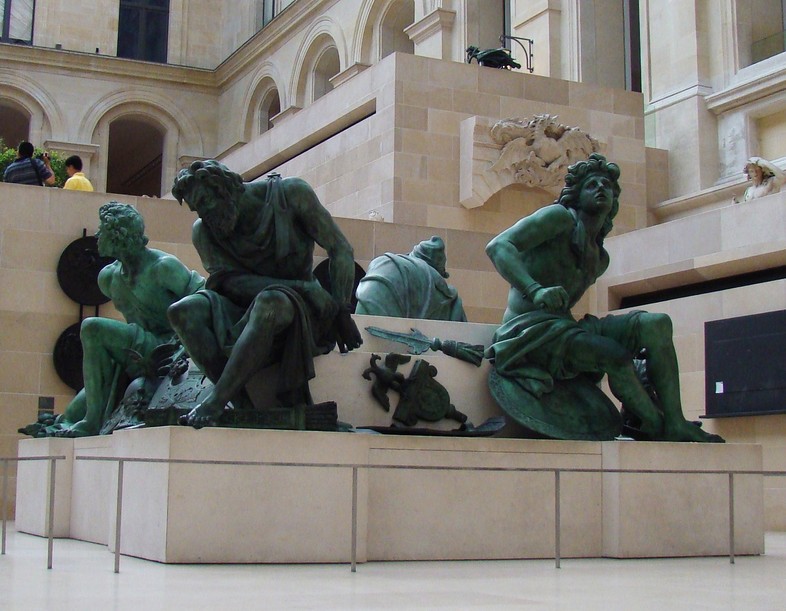 Musée du louvre Paris France Quatre captifs statues de bronze Desjardins Révolution française