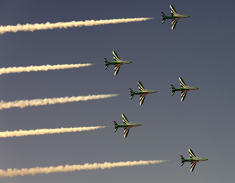 Patrouille voltige aérienne Saudi Hawks Show d'acrobatie aérienne Al Ain Abu Dhabi Emirats Arabes Unis