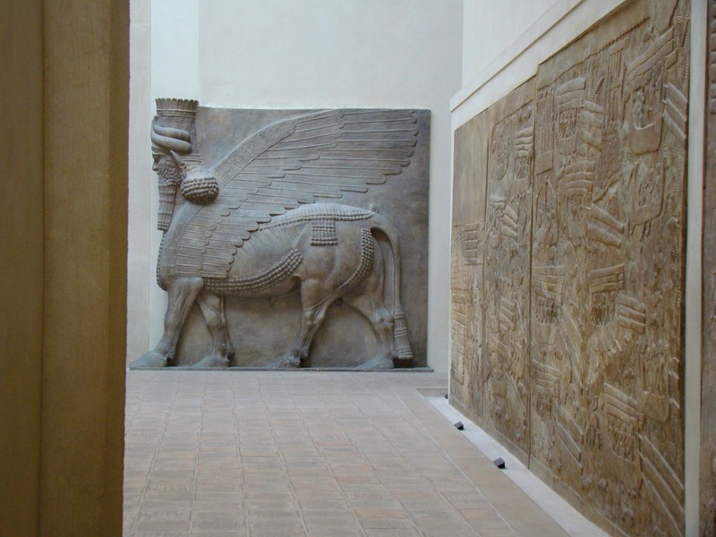 Musée du louvre Paris France taureau Assyrien androcéphale ailés lamassou êtres bénéfiques