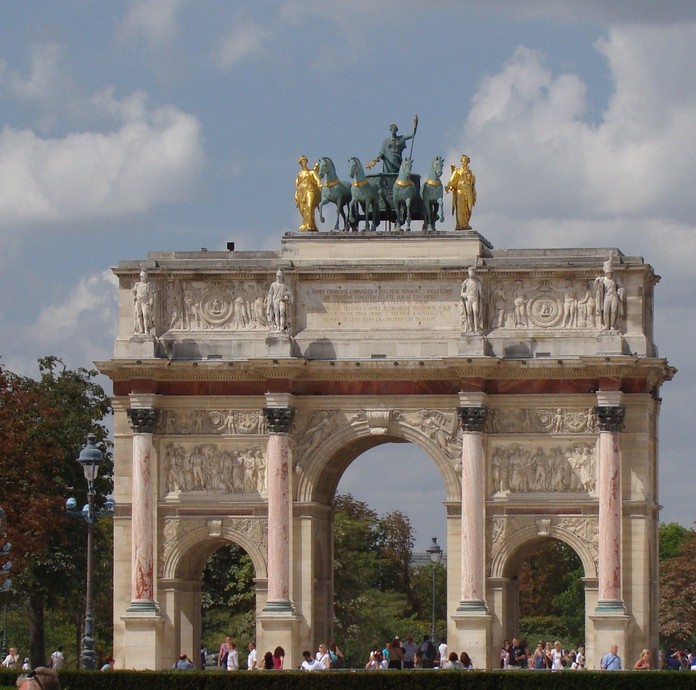 Visite Paris France monuments historiques arc de triomphe du Carrousel Louvre