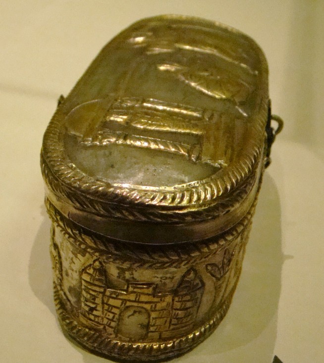 Musée du louvre Paris France Coffret à reliques capsella de Brivio reliquaire argent scènes bibliques