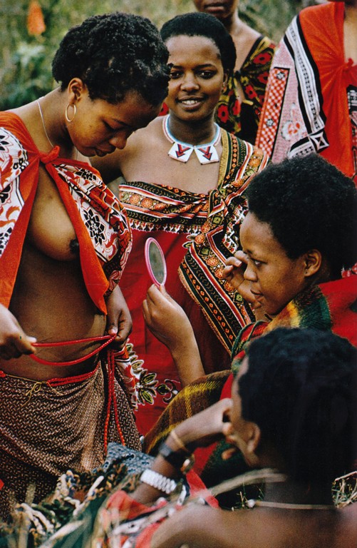 National Geographic January 1978 Zulu beauty Swazi women wedding