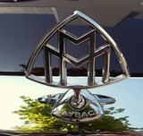 Maybach constructeur automobile voitures de luxe logo sur la calandre