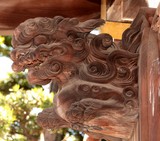 Sculpture bois lion shishi architecture temple bouddhiste sanctuaire shinto Tokyo Japon 唐獅子 木鼻 