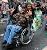 Homme en fauteuil roulant Lake Parade Genève Suisse