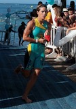 Nageuse sortie de l'eau Natation épreuve aquatique transition triatlon