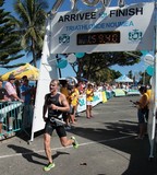Davies-Campbell Finish line Triathlon International Nouma 2014