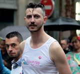 Homme seropotes Gay Pride Paris 2014 fiertés lesbiennes gaies bi trans homophobie homosexuel