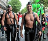 Loubard en cuir Gay Pride Paris 2014 fiertés lesbiennes gaies bi trans homophobie homosexuel