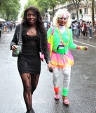 Transexuel couple Gay Pride Paris 2014 fiertés lesbiennes gaies bi homophobie homosexuel