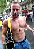 Homme musculature Gay Pride Paris 2014 fiertés lesbiennes gaies bi trans homophobie homosexuel