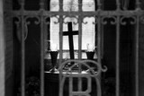 Tombe cimetière du Père-Lachaise photographie noir et blanc Paris
