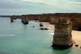 The Twelve Apostles aiguilles de calcaire dépassant de l'eau Australie 