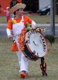 Fanfare Malawi Musicienne avec grosse caisse Carnaval de Nouméa Nouvelle-Calédonie