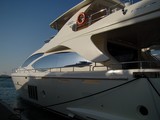 Boat show Dubai 2010 azimut 82 luxury yatch 