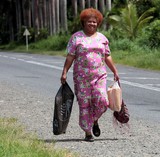 Big mama Fidji robe a fleur rousse femme