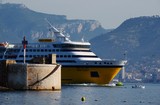 Ferry Mega Express sortant de la rade de Toulon Corsica Ferries