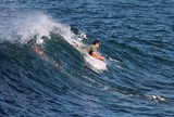 moré sur l'ile de Tahtiti Polynésie Francaise sport aquatique vague surfeur