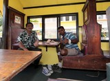 passager du train de canne a sucre the puffing boto train sigatoka fiji tourism tourist