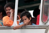 Garçon timide dans un bus Fidjien fiji boy bus Rakiraki Fiji
