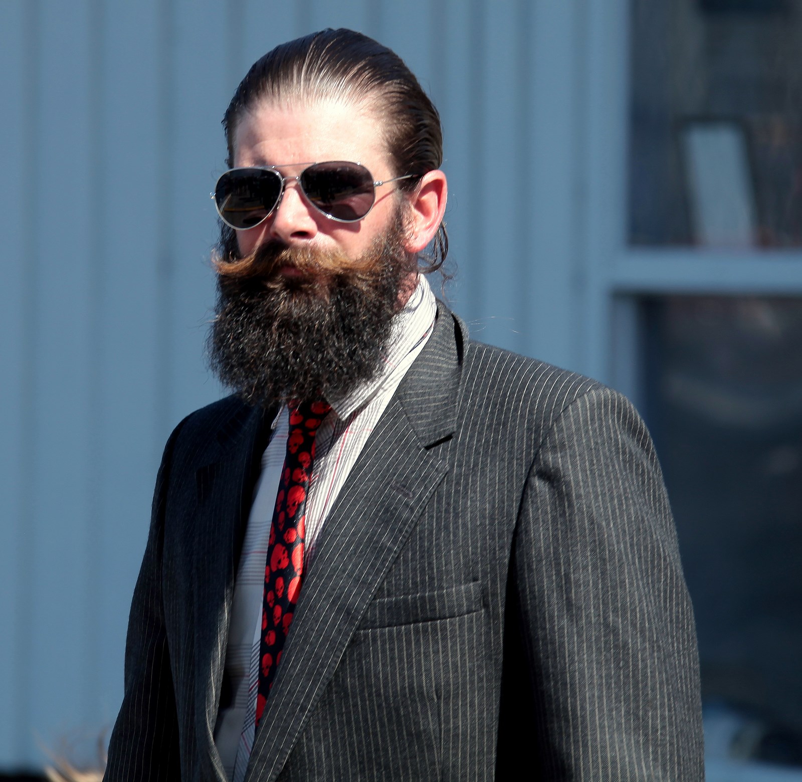 Style hipster barbe et costume Homme