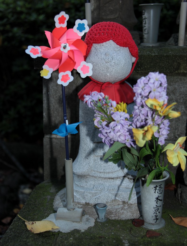 JIZO STATUE AT ZOJOJI TEMPLE