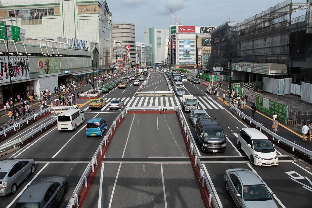 Shinjuku road street car Tokyo Japan 新宿区