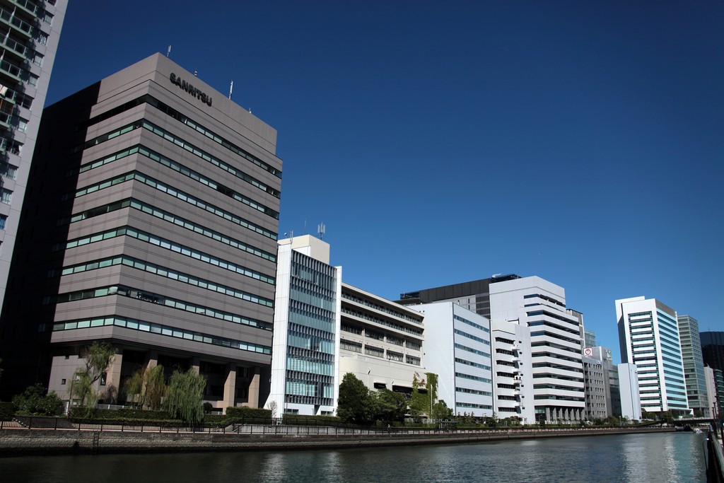 Shiodome kaigan buiding sanritsu school Tokyo Japan