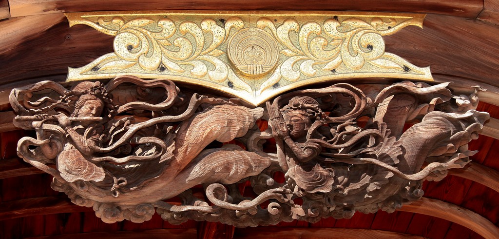 Sculpture bois sirène mythologie japonaise temple shinto Tokyo Japon