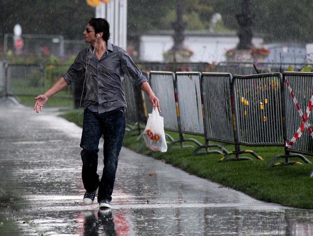meteo-suisse-marchons-sous-la-pluie