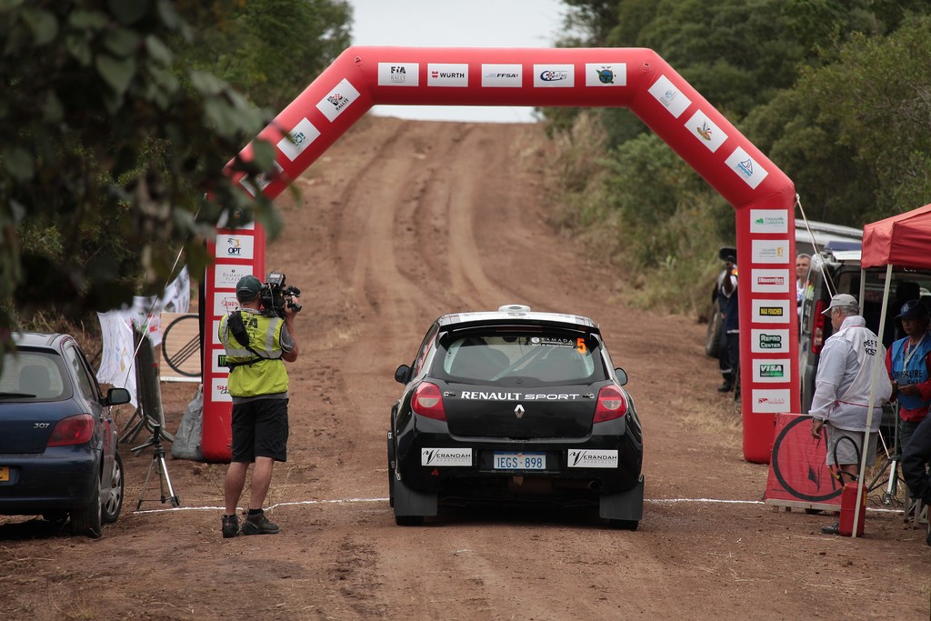 Voiture rally 1EGS 898 Nouvelle-Calédonie 2014 APRC