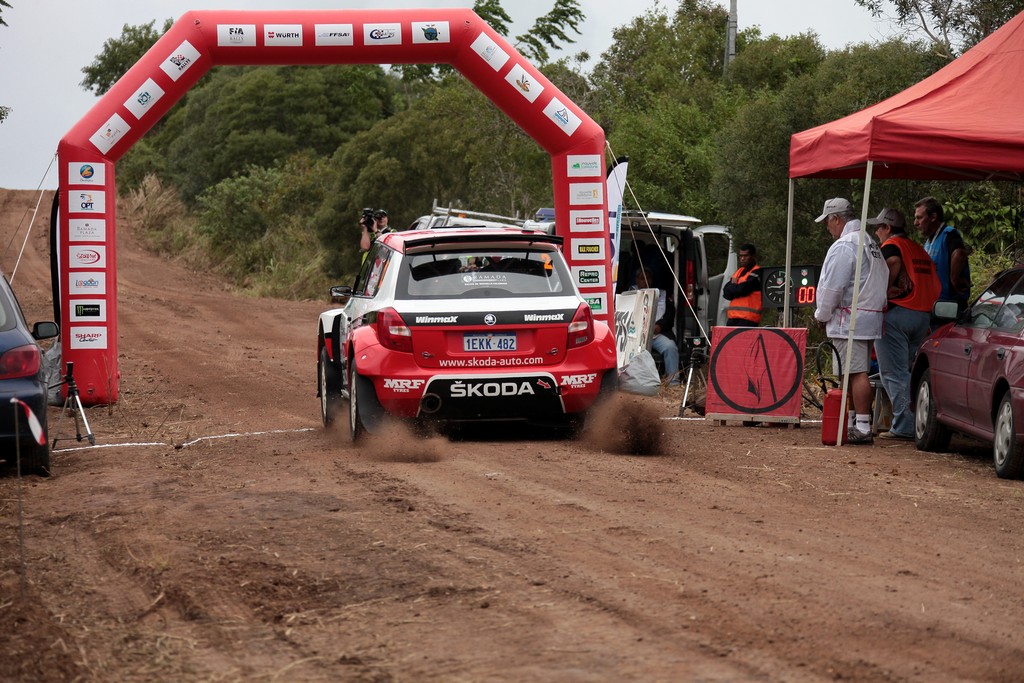 Skoda voiture 2 rallye Nouvelle-Calédonie 1EKK 482