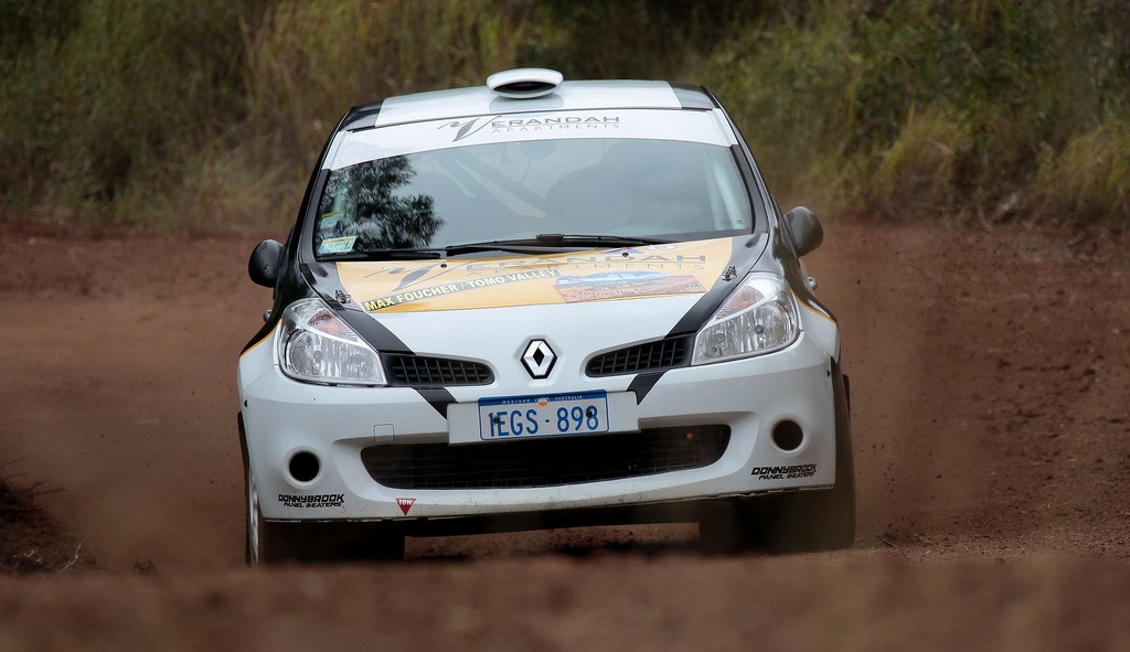 Renault clio R3 1EGS 898 voiture compétition rallye Nouvelle-Calédonie 2014APRC