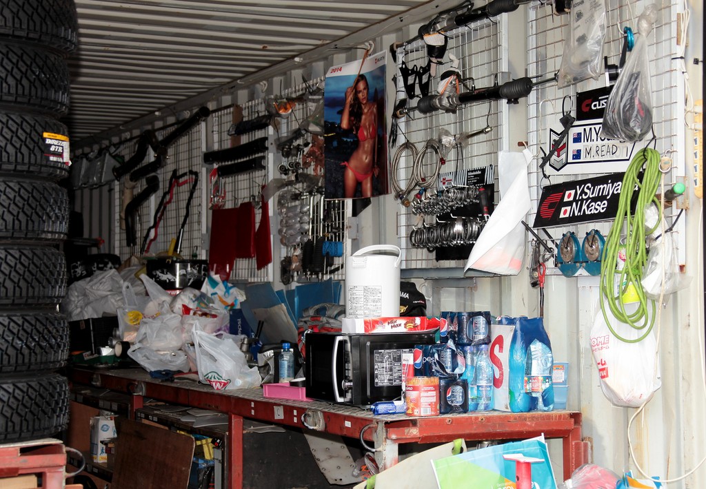 Conteneur atelier mécanique rallye Nouvelle-Calédonie