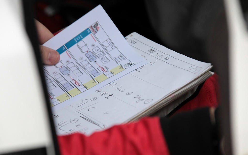 Copilote voiture de rally road book Nouvelle-Calédonie 2014 APRC