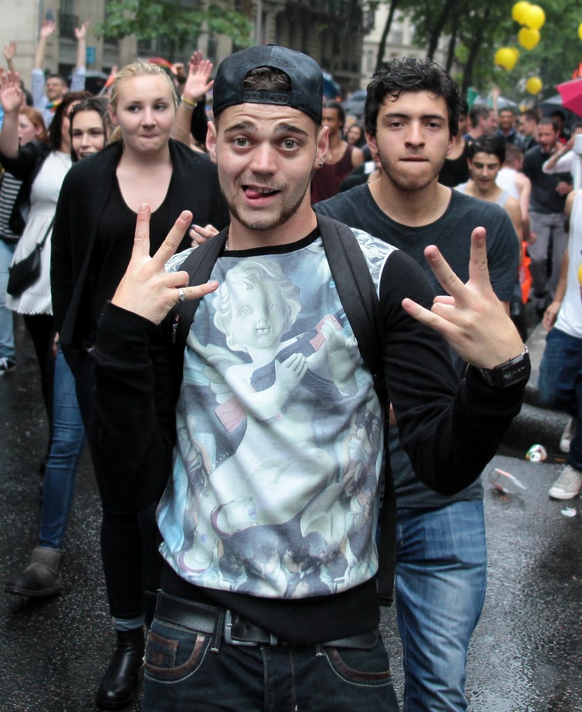 Homme Gay Pride Paris 2014 fiertés lesbiennes gaies bi trans homophobie homosexuel