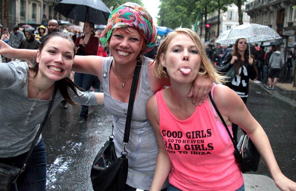 Good girls go to heaven bad girls go to Ibiza Gay Pride Paris 2014 fiertés lesbiennes gaies bi trans homophobie homosexuel