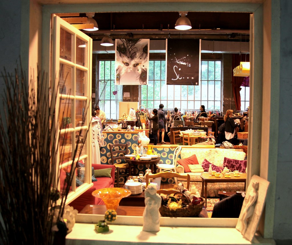 Appartement Emmaüs 104 Paris France mouvement Emmaüs regroupe des associations laïques de solidarité dans 36 pays