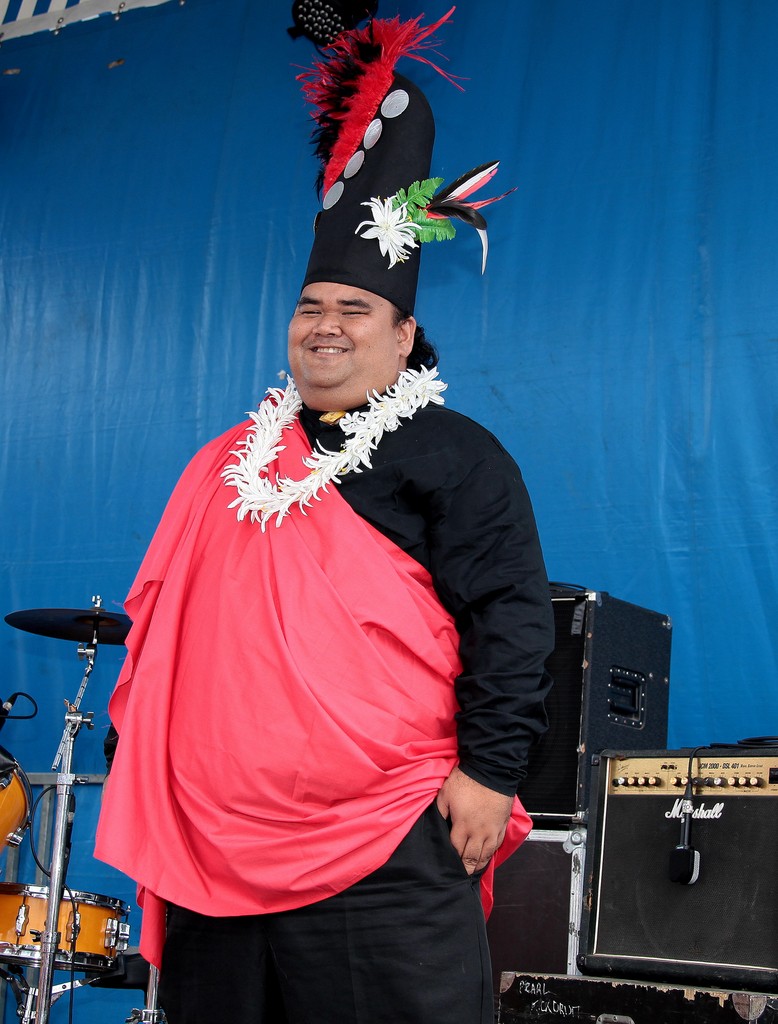 Chanteur Troupe Te Mono Roa Henri MONG YUEN