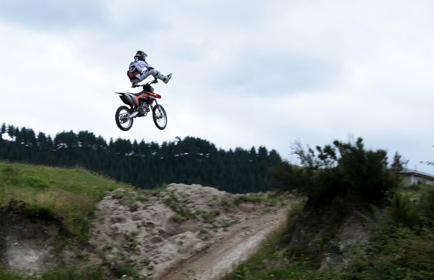 Dirt Bike Jumping Figure Techniques