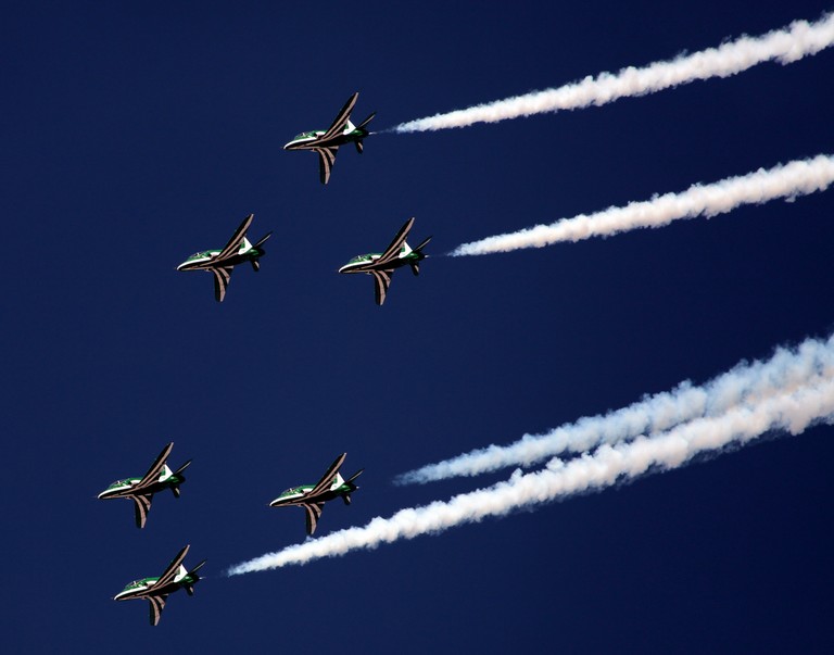 Al ain Airshow Abu Dhabi United Arab Emirats Plane helicopter sky picture contest